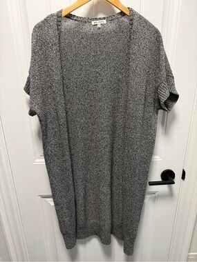 Big Pockets Women's Gray Open-Front Short Sleeve Cardigan